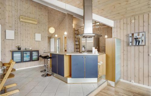 厨房, Amazing Home In Ebeltoft With 3 Bedrooms, Sauna And Wifi in 埃贝尔托夫特