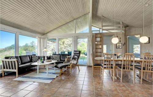 Restaurant, Awesome Home In Blokhus With Wifi in Blokhus