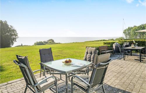  Awesome Home In Juelsminde With 3 Bedrooms, Sauna And Wifi in Sønderby
