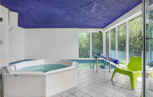 Hot tub, Holiday Home Gasehagevej Ebeltoft Vi in Oer Strand
