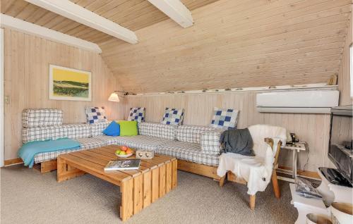 Gorgeous Home In Broager With Wifi