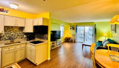 Marylander Condominiums, 90 steps from the beach