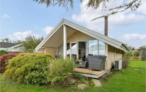  Awesome Home In Kge With 4 Bedrooms And Wifi, Pension in Valløby