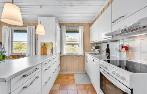  Amazing Home In Hvide Sande With 3 Bedrooms, Sauna And Wifi in Bjerregård