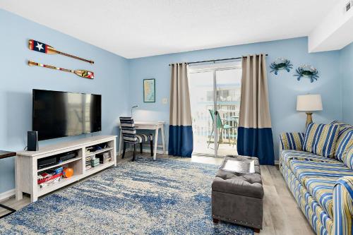 Marylander Condominiums, 90 steps from the beach