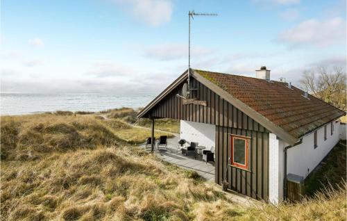  Beautiful Home In Aakirkeby With Wifi, Unterkunft in Åkirkeby