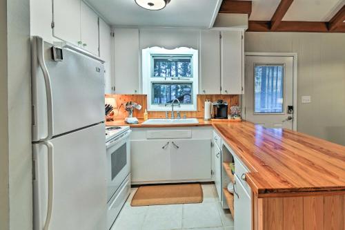 Rockingham Cabin on 75 Acres with Lake Access! in Rockingham, USA