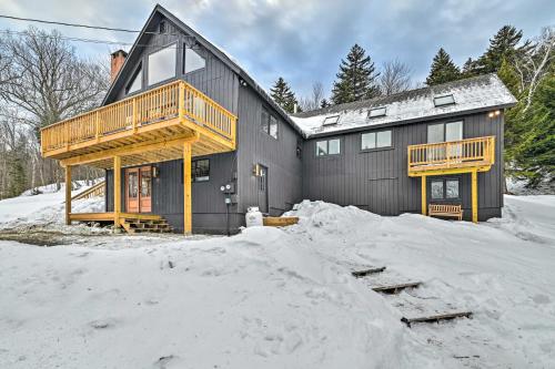 Vermont Ski Chalet about 5 Mi to Magic Mountain