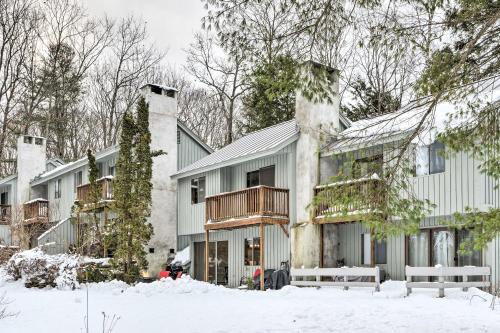 Hartford Escape with Fire Pit about 3 Mi to Ski and Golf! in Quechee
