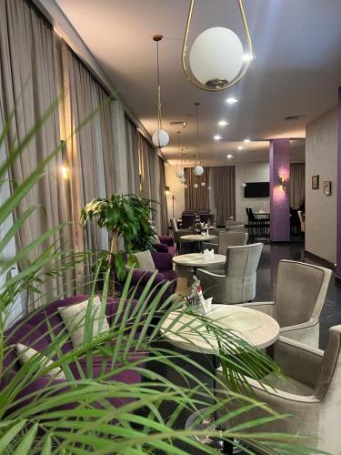 East Palace Hotel in 麥迪奧區