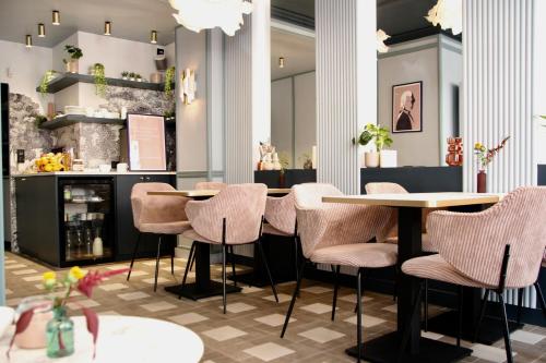 Amadeus Hotel – Paris, TX