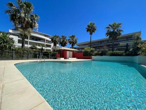 Eden Park and Pool A/C
