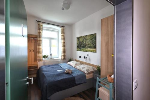 4 bedrooms, 8 beds