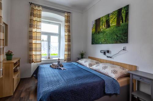 2 bedrooms, 4 beds