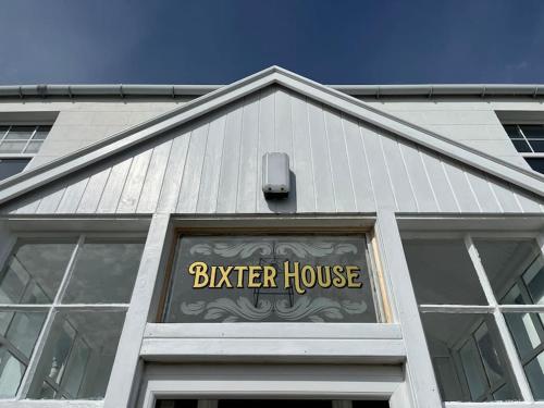 Bixter House - a spacious self-catering property in Шетланд