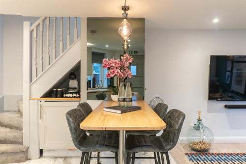 The Old Coach House- Luxury Harrogate Home Detached Quite Stylish Whole House Short Walk From The Co - Harrogate