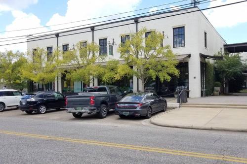 Historic 2-Bedroom Cloverdale Cottage