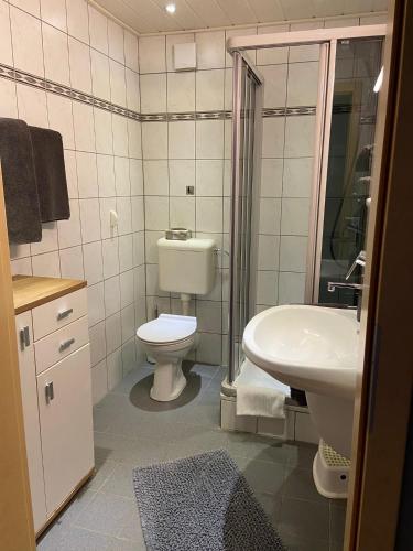 Bathroom, Ferienhaus Elisa in Trittenheim