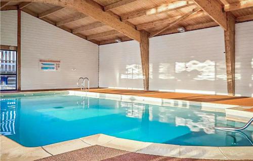 Stunning home in Talmont Saint Hilaire with Outdoor swimming pool, Heated swimming pool and 2 Bedrooms
