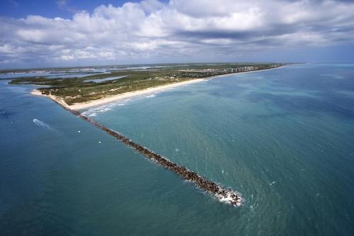 2 Bedroom-1.5 Bath Apartment Steps away from Beach & Inlet d in Fort Pierce, USA