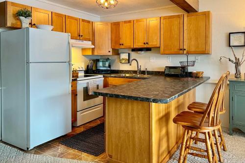 Glen Condo with Mountain Views Walk to Story Land Glen Condo with Mountain Views Walk to Story Land