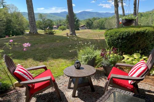 Glen Condo with Mountain Views Walk to Story Land Glen Condo with Mountain Views Walk to Story Land