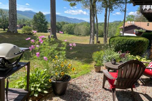 Glen Condo with Mountain Views Walk to Story Land Glen Condo with Mountain Views Walk to Story Land