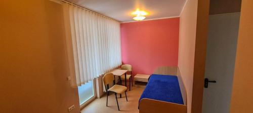 2 twin beds