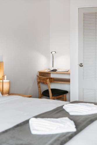 Cobblestone Court Motel - Wenzel Motels