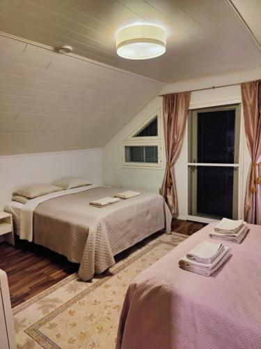 Arctic circle private 2nd floor suite and balcony