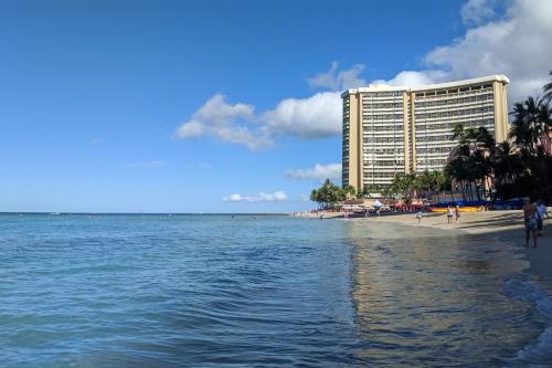 Apartments at Palms Waikiki - image 11