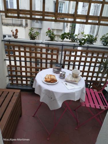 Charmant et calme face gare centrale