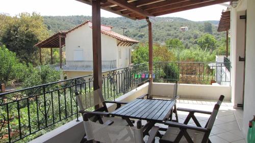 Zouzoula House - image 12