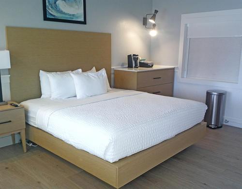 Fiesta Key RV Resort Standard ADA Room 5 in Layton (FL)