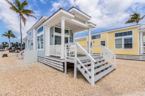 A szálláshely kívülről, Fiesta Key RV Resort Waterfront Cottage 33 in Layton (FL)