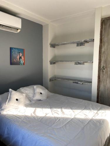 1 double bed, 2 twin beds