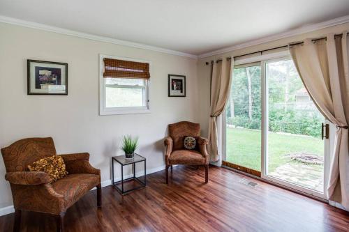 {Quiet Suburban Ranch Hot Tub} Mins Arpt/RIT/DWNT {Quiet Suburban Ranch Hot Tub} Mins Arpt/RIT/DWNT