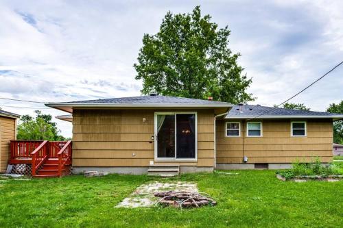 {Quiet Suburban Ranch Hot Tub} Mins Arpt/RIT/DWNT {Quiet Suburban Ranch Hot Tub} Mins Arpt/RIT/DWNT