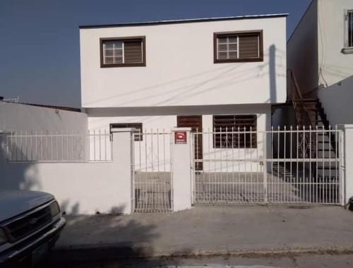 Casa a 5 minutos de la clínica 1 del Imss