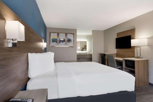 SureStay Hotel by Best Western Spring North Houston