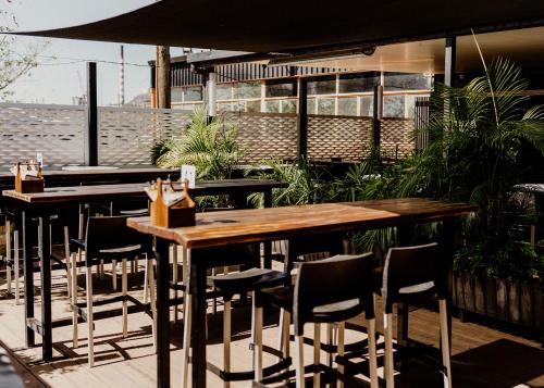 Restaurant, Nightcap at Barkly Hotel in Mount Isa