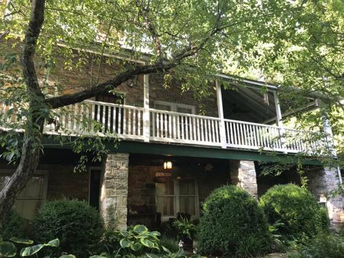 Exterior view, Lock Keepers Cottage on C&O Canal/Potomac River in Shepherdstown (WV)