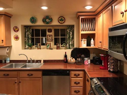 Kitchen, Lock Keepers Cottage on C&O Canal/Potomac River in Shepherdstown (WV)