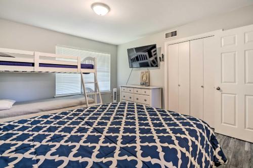 Lakefront Livingston Retreat with Porch and Kayaks! - image 12