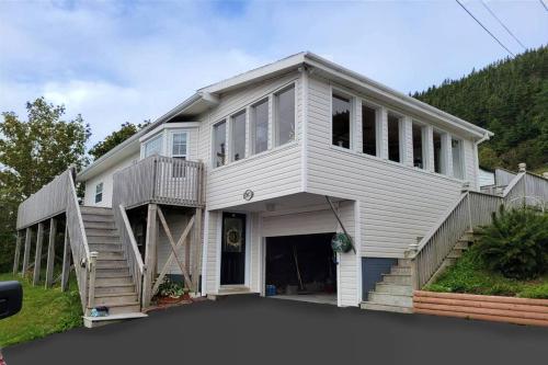 . Beautiful, oceanview home in idyllic outport