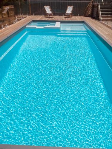 La Casa Bianco - 5 bed beachside luxury with pool