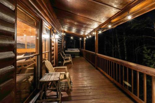 Serene Cabin*Mountain Views*Hot Tub*Large Decks