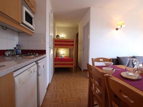 Appartement Puy-Saint-Vincent, 2 pièces, 6 personnes - FR-1-330G-96 - Apartment - Puy Saint Vincent