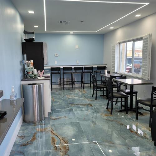 OYO Hotel Victorville Mojave Dr - 2 mi from Victor Valley Global Medical Center - main image