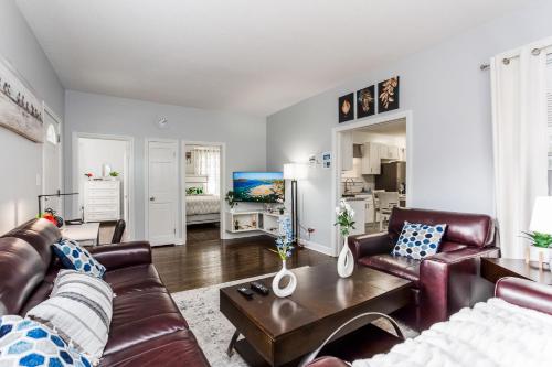 2 Bedroom Apartment Near Bristol Center in บริสตอล (CT)